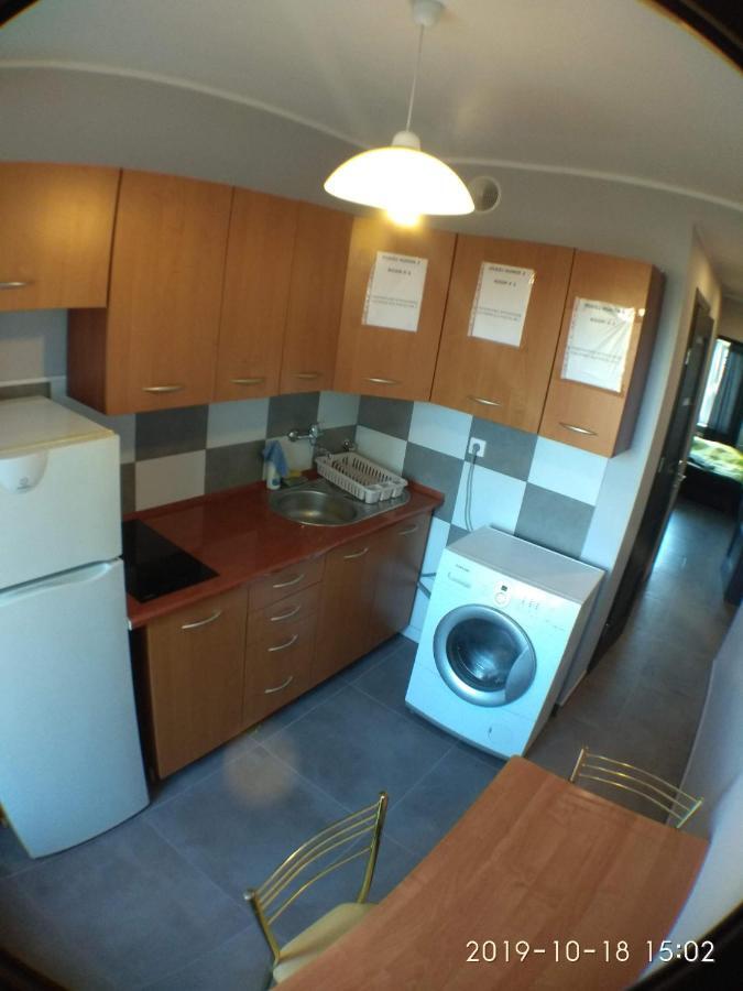 2120 Przyjazni 4 - Tanie Pokoje - Samodzielne Zameldowanie - Self Check In Познань Экстерьер фото