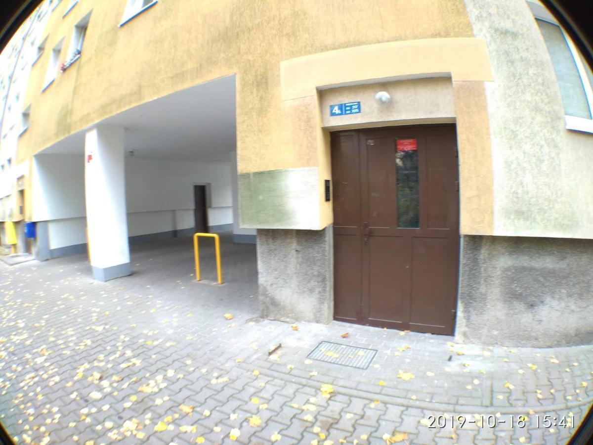 2120 Przyjazni 4 - Tanie Pokoje - Samodzielne Zameldowanie - Self Check In Познань Экстерьер фото