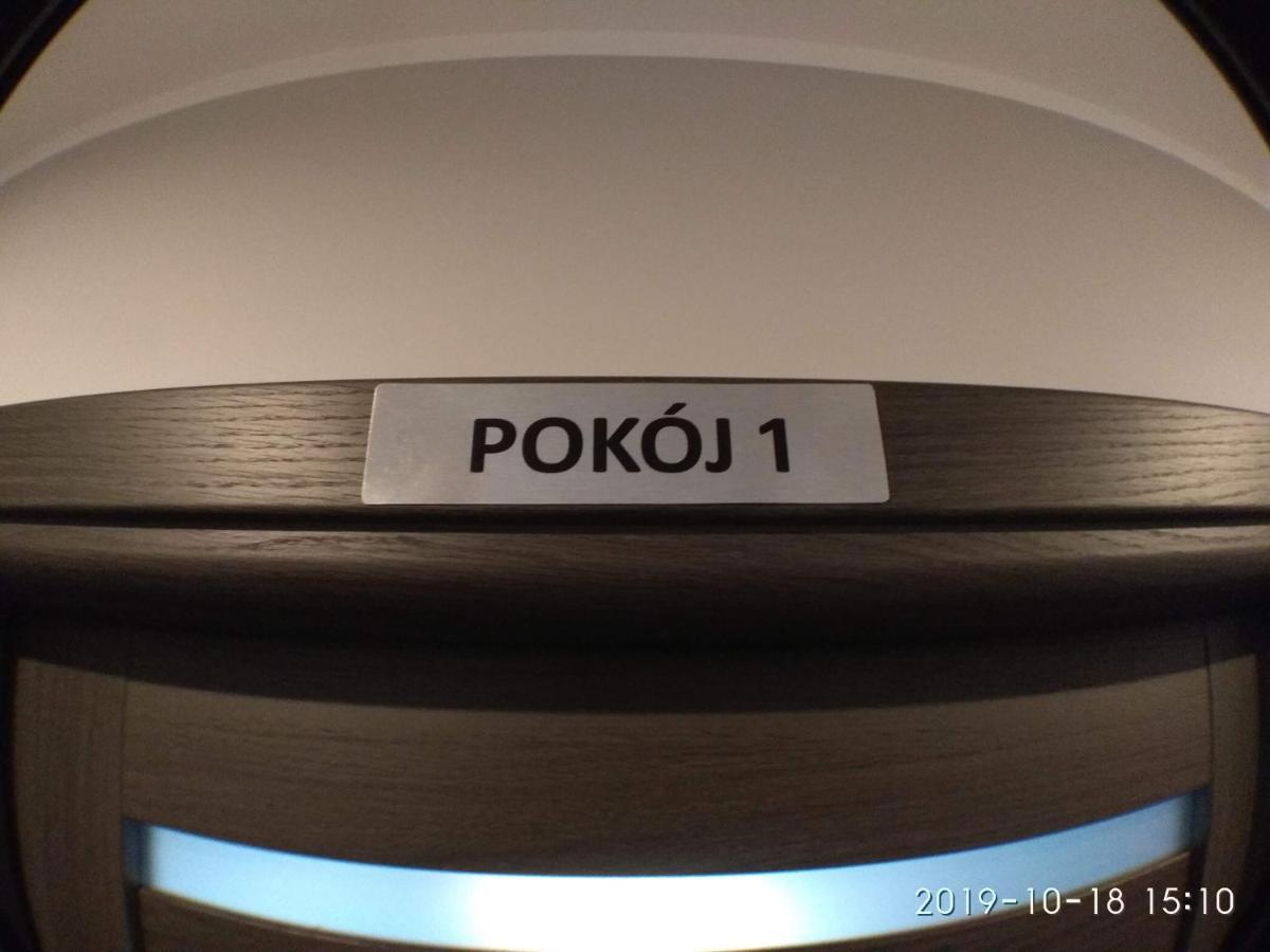 2120 Przyjazni 4 - Tanie Pokoje - Samodzielne Zameldowanie - Self Check In Познань Экстерьер фото