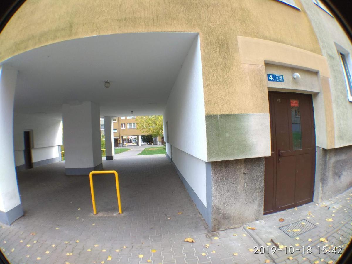 2120 Przyjazni 4 - Tanie Pokoje - Samodzielne Zameldowanie - Self Check In Познань Экстерьер фото