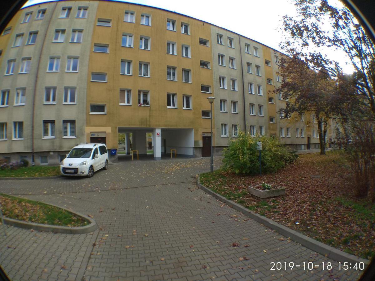 2120 Przyjazni 4 - Tanie Pokoje - Samodzielne Zameldowanie - Self Check In Познань Экстерьер фото