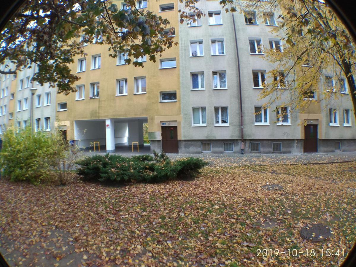 2120 Przyjazni 4 - Tanie Pokoje - Samodzielne Zameldowanie - Self Check In Познань Экстерьер фото